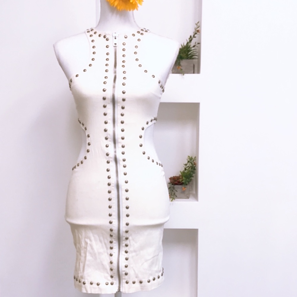 Cut-Out Front Zipper White Dress
